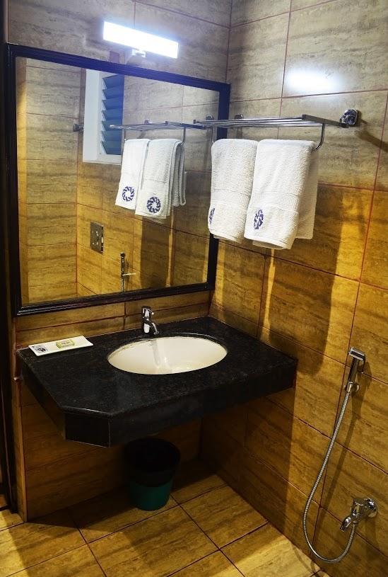 Hotel Ranis Grand à Coimbatore Extérieur photo